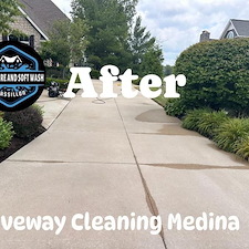 A-Pressure-and-Soft-Wash-Masterful-Driveway-Cleaning-in-Massillon-Ohio 0